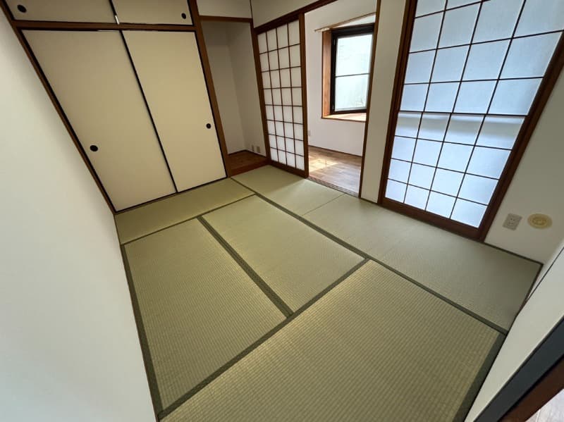 Room image 11