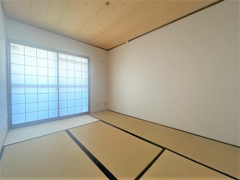 Room image 15