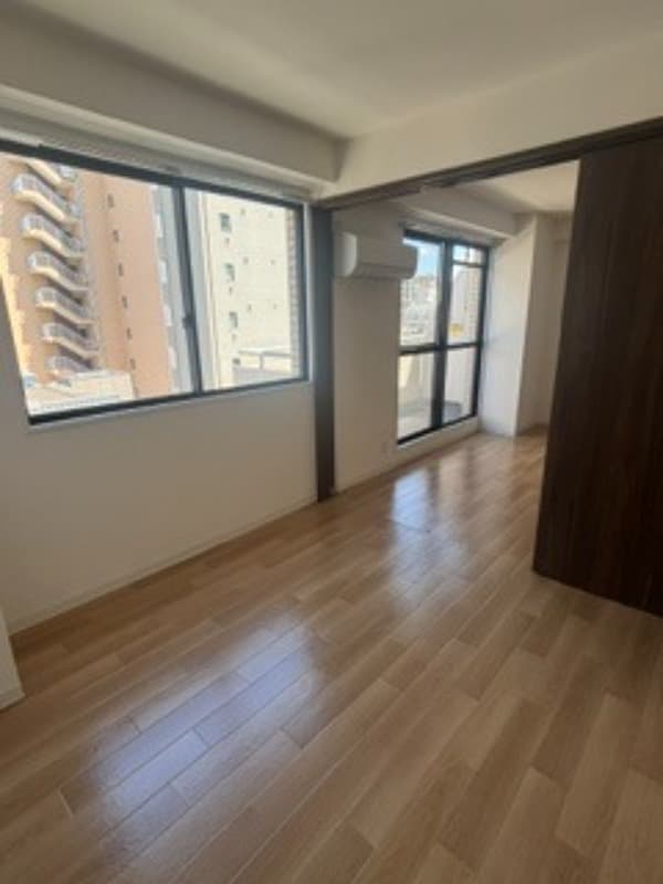 Room image 16