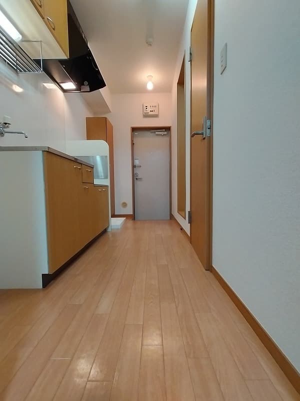 Room image 8