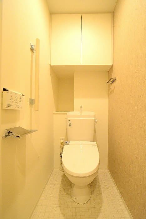 Room image 8