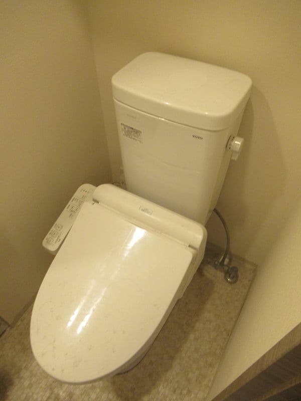 Room image 8