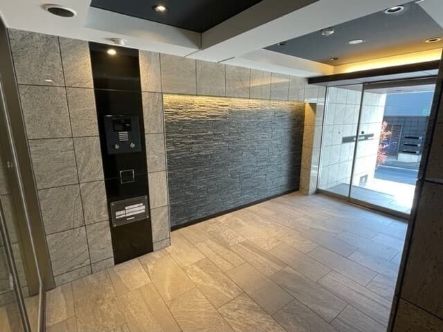 Room image 15