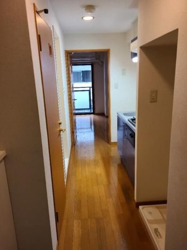 Room image 8