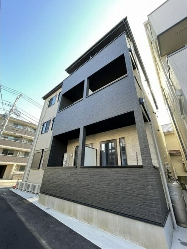Main Image