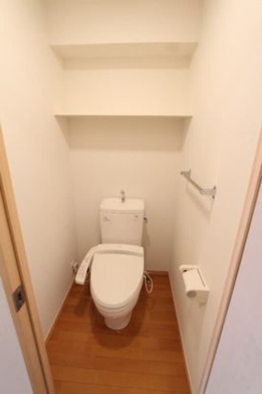 Room image 8