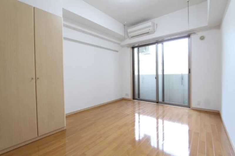 Room image 12