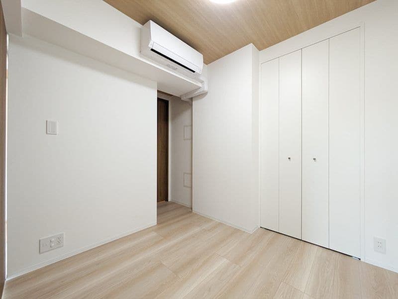 Room image 15