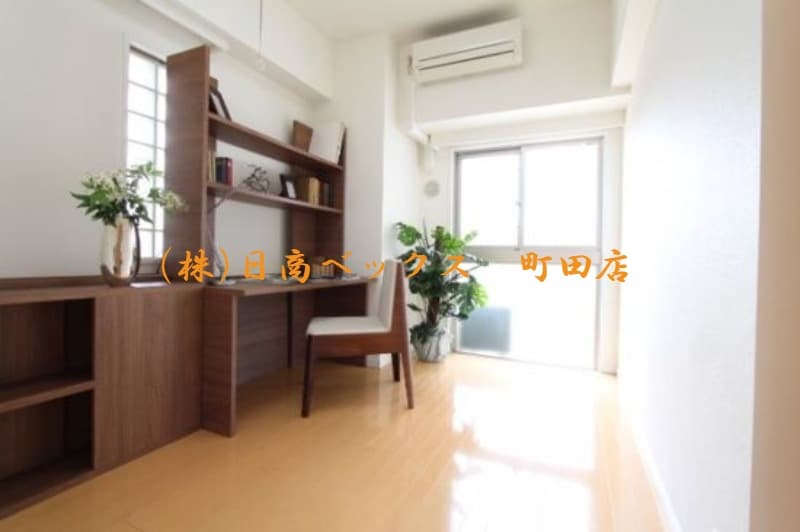 Room image 12