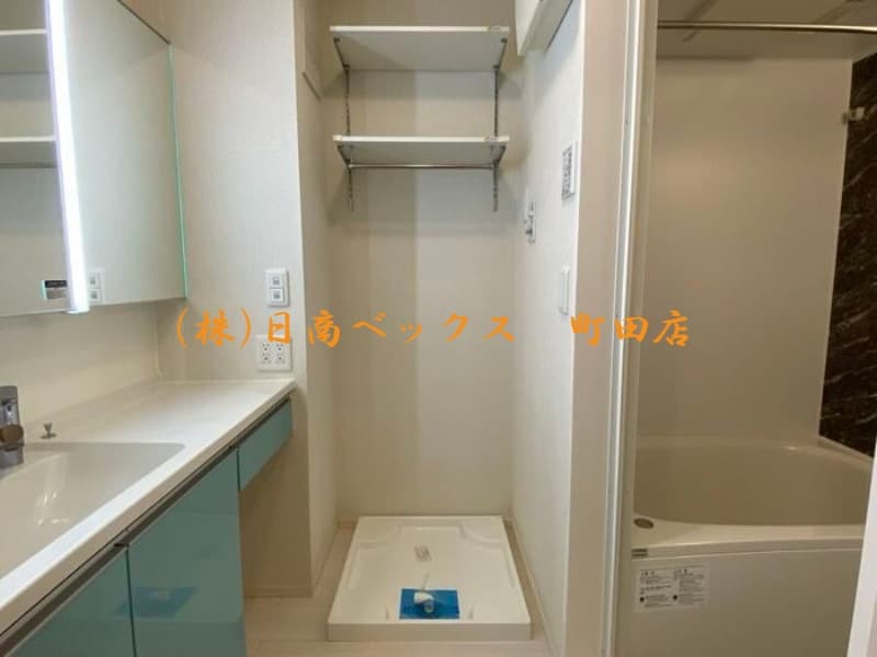Room image 10