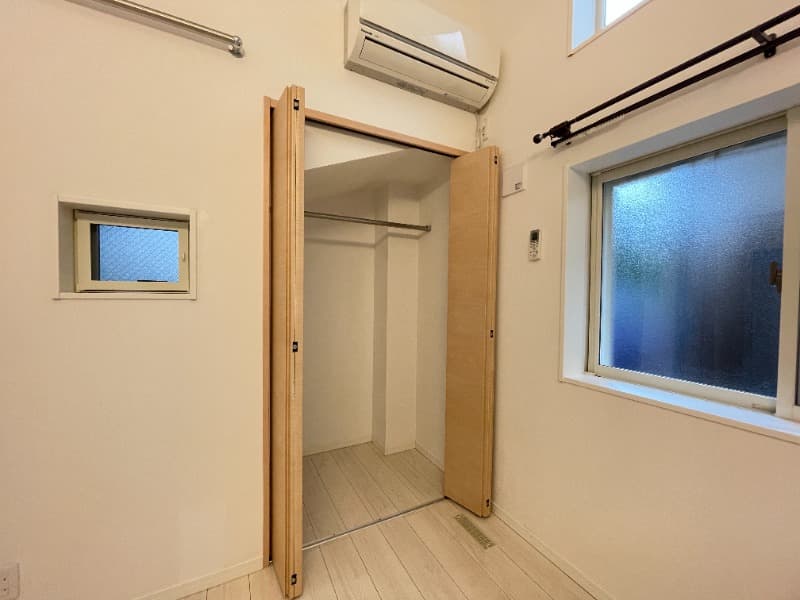 Room image 12