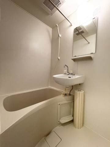 Room image 10