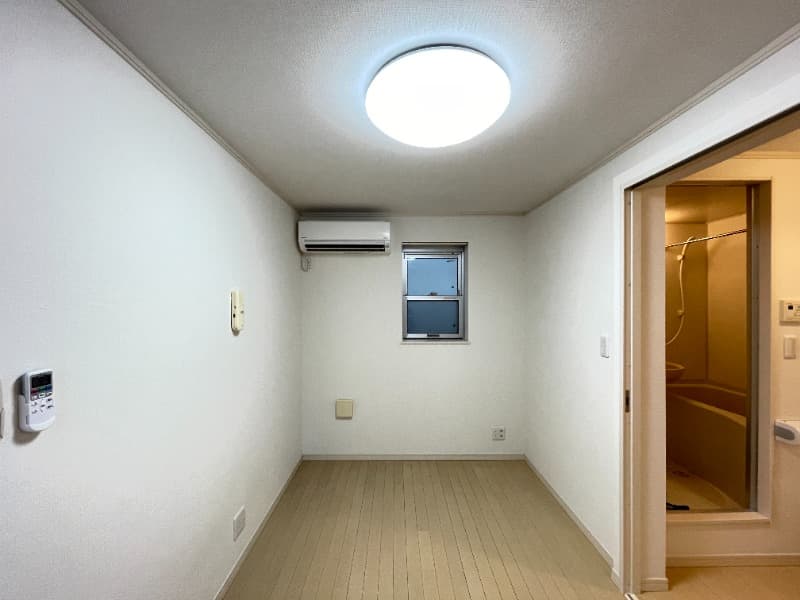 Room image 16