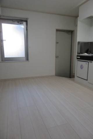 Room image 12