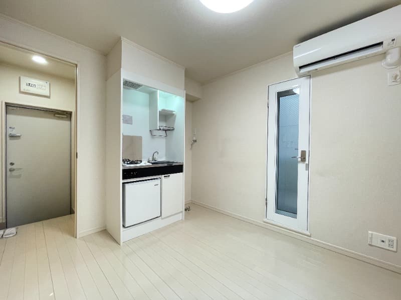 Room image 10