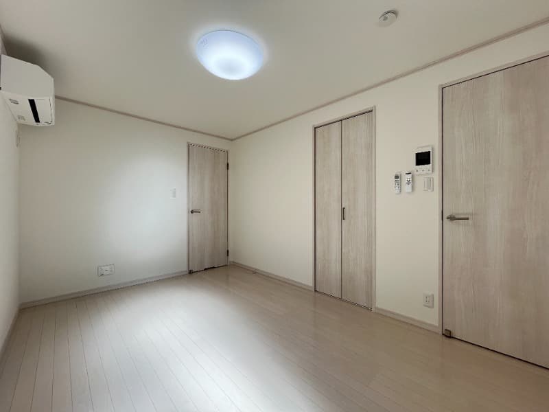 Room image 15