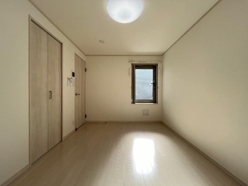 Room image 16