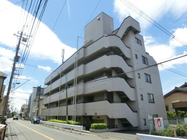 Main exterior of Garden Hills Wako 6