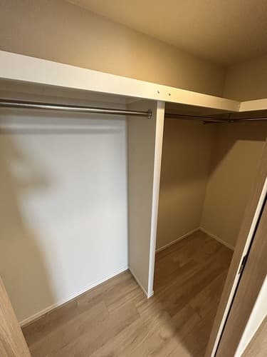 Room image 16