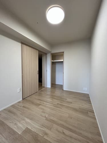 Room image 15