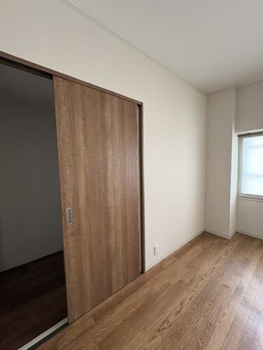 Room image 14