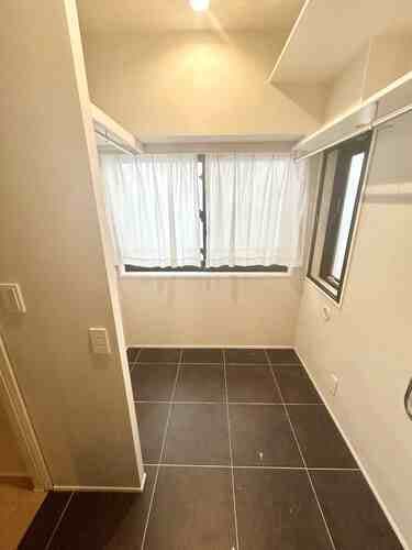 Room image 14
