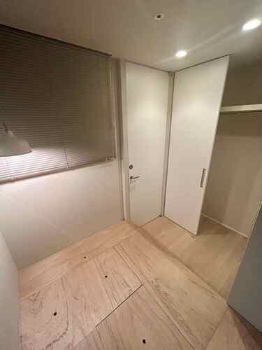Room image 13