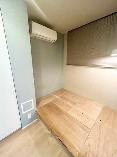 Room image 12