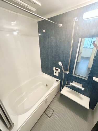 Room image 16