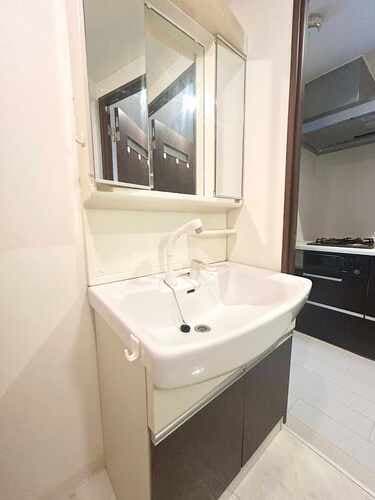 Room image 15