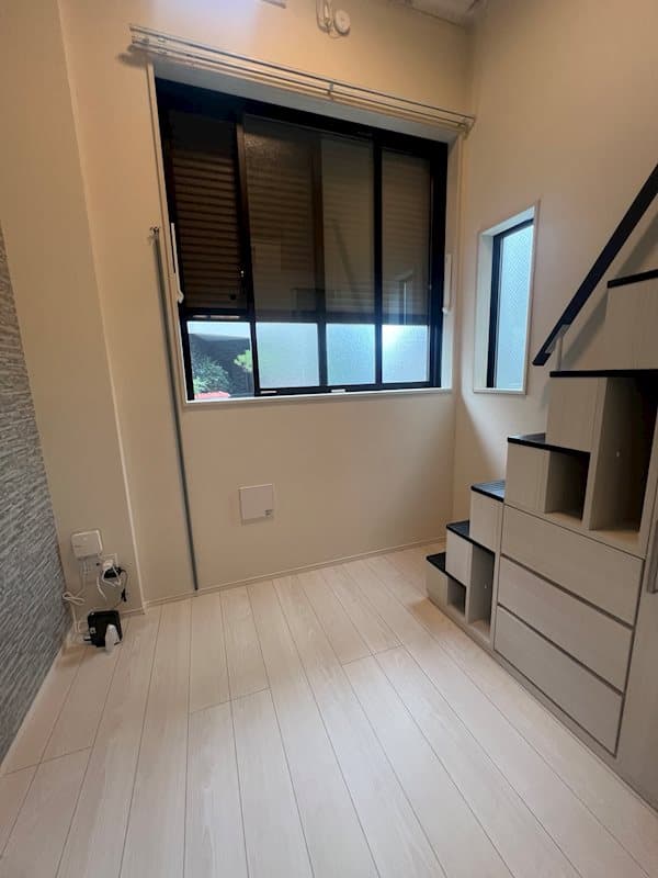 Room image 8