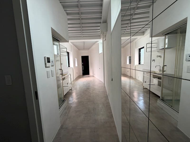 Room image 9
