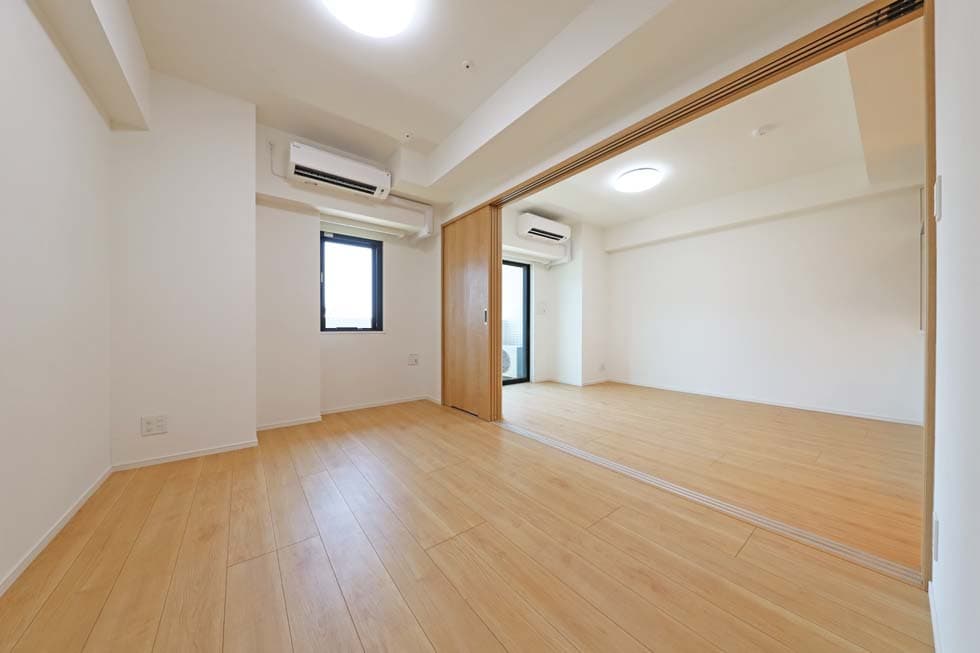 Room image 16