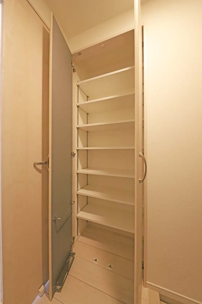 Room image 15