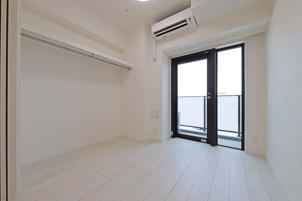Room image 16
