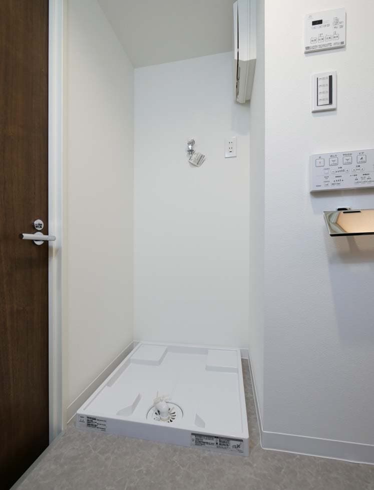 Room image 12
