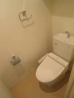 Room image 13
