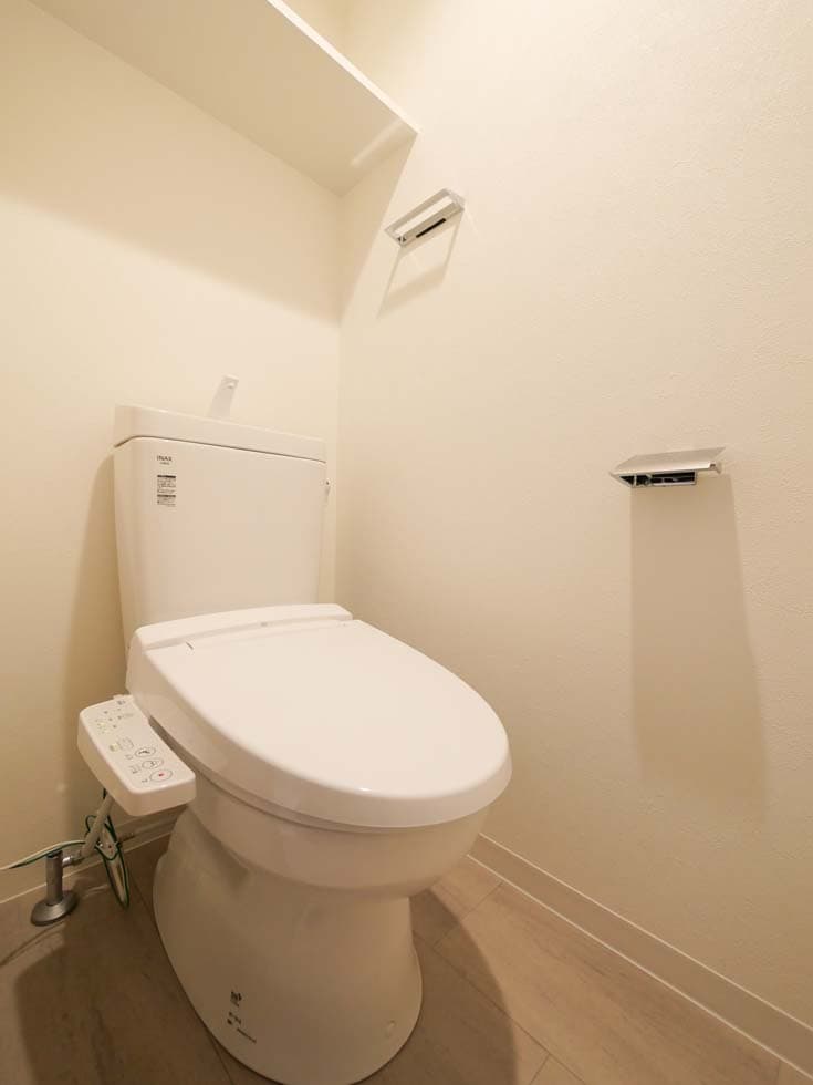 Room image 8