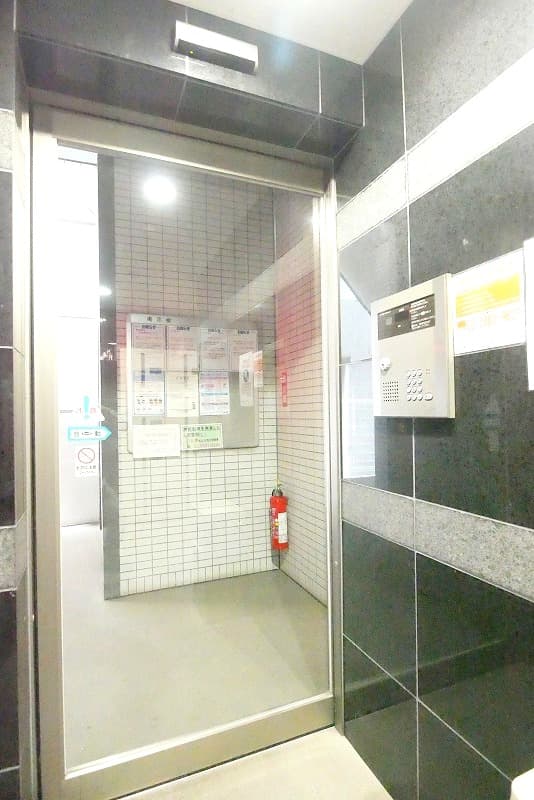 Room image 16