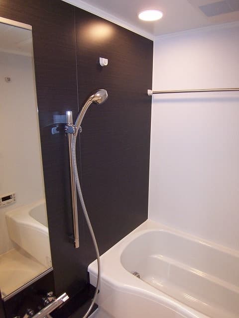 Room image 10