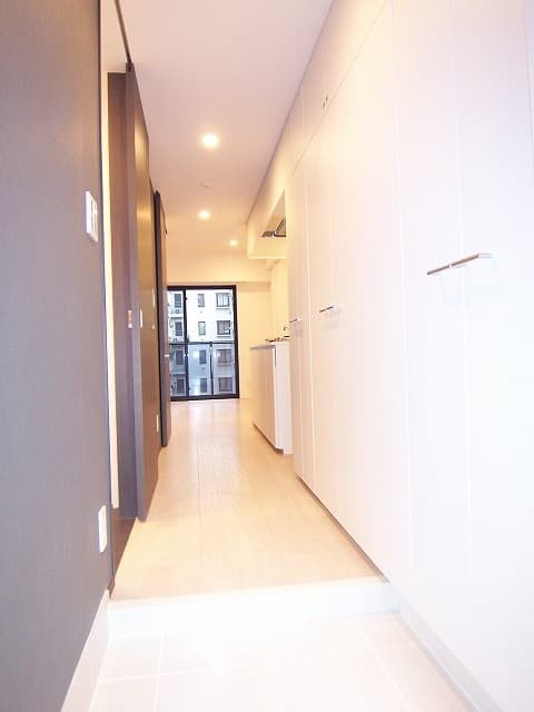 Room image 12