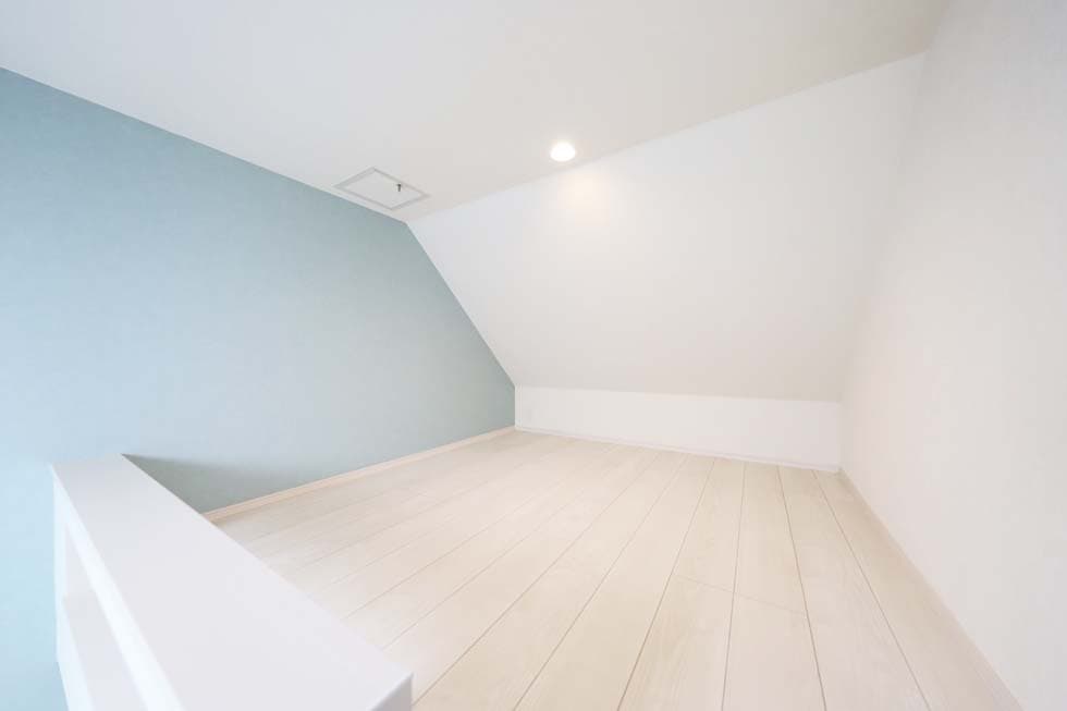 Room image 16