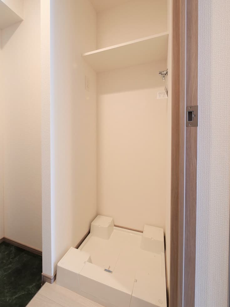 Room image 13