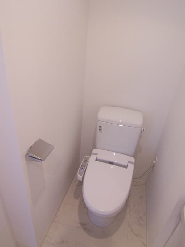 Room image 8