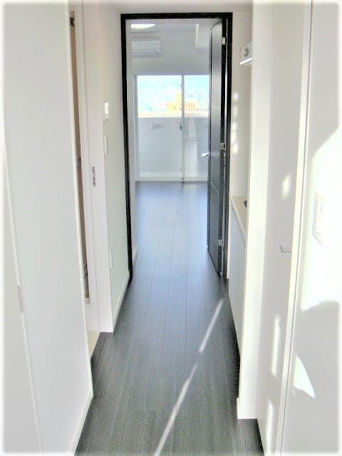 Room image 8