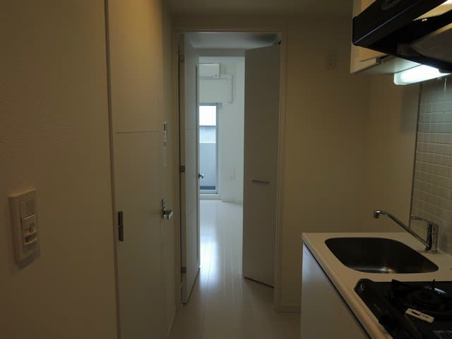Room image 8