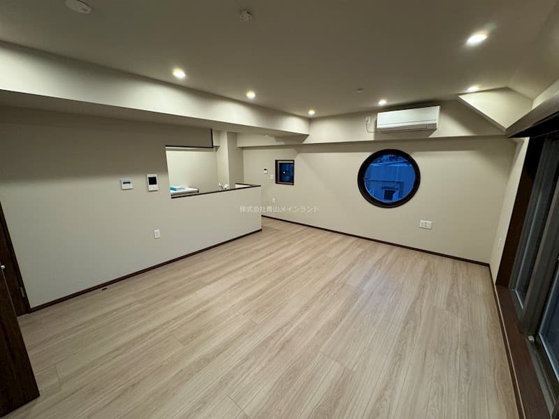 Room image 10