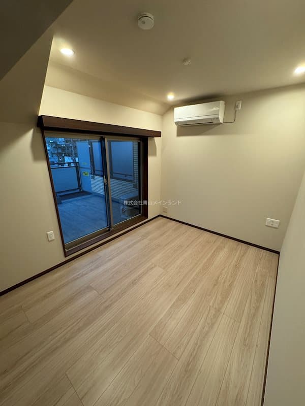 Room image 11