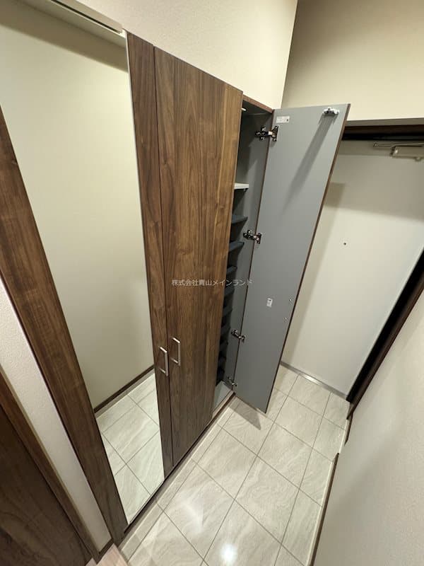 Room image 13