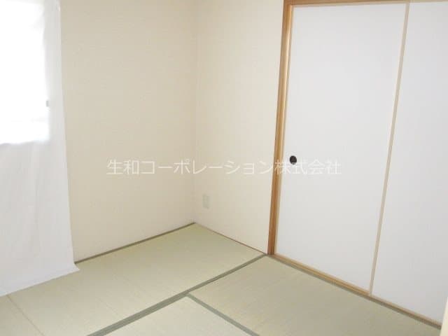 Room image 11